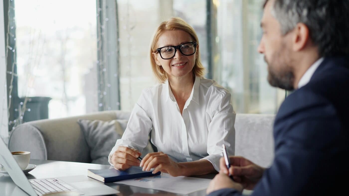 The Ultimate Guide to Effective Meeting Management: A 7-Step ROI-Driven Framework
