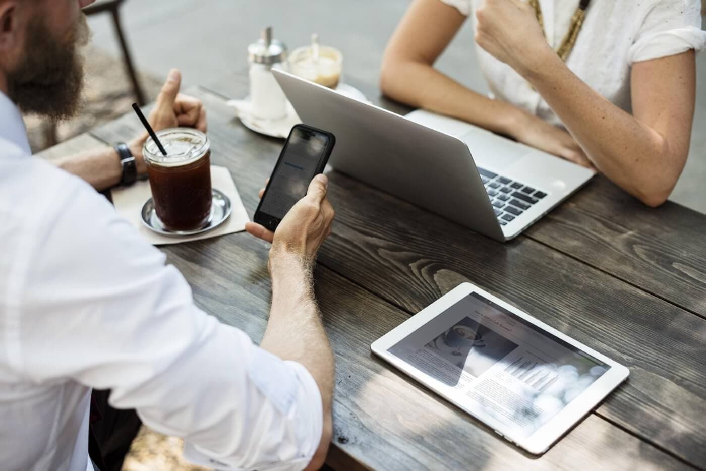 The ROI of Respect: A Definitive Guide to Professional Online Meeting Etiquette