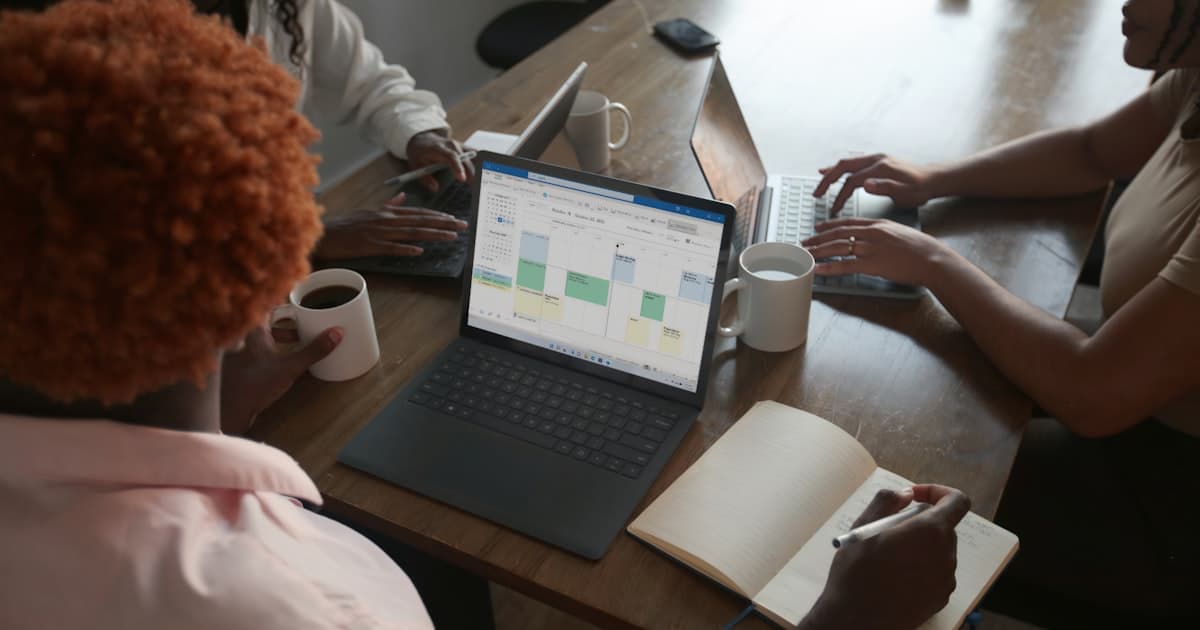 What's the Best Way to Schedule a Meeting With Multiple Attendees?